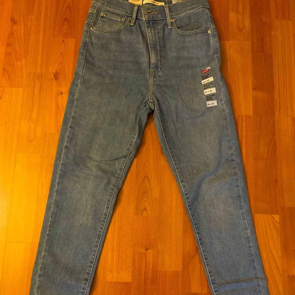 Women’s Levi Jeans
